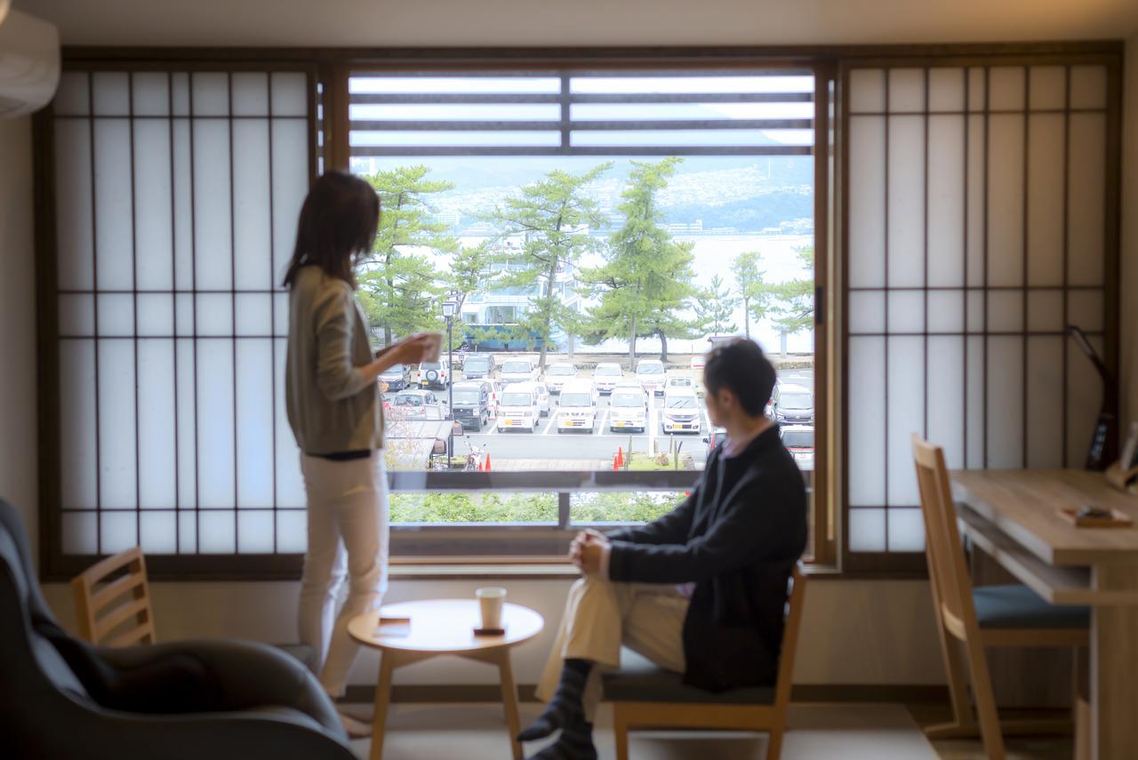 Hotel Miyajima Villa Хацукаити Экстерьер фото